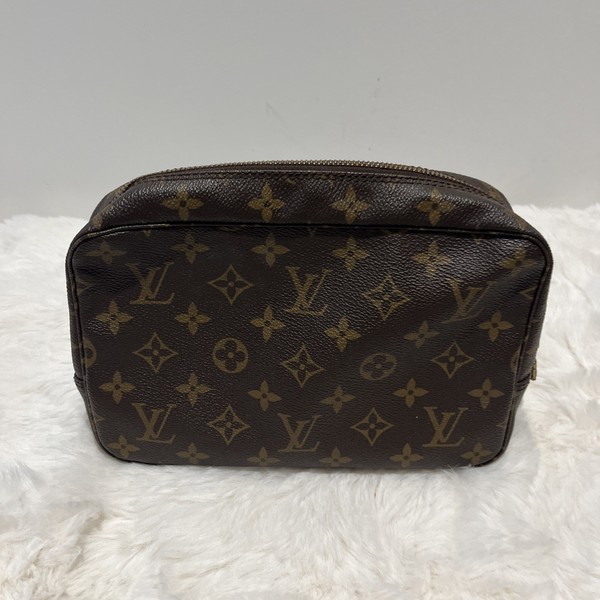 Louis Vuitton Trousse Toilette 23 Leather Pouch Clutch Bag M47524 LV Vintage