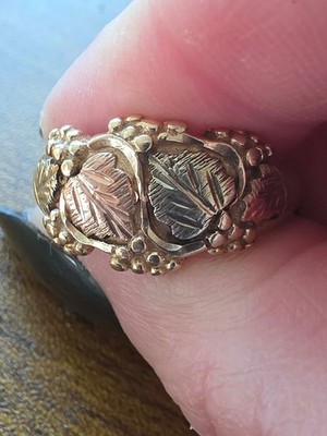 Vintage Black Hills Gold 10K Tri-Color Grape Leaf Statement Ring Size 8.5