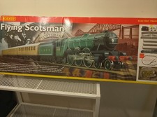 Hornby R1039 - 00 Gauge Flying Scotsman Electric Train Set