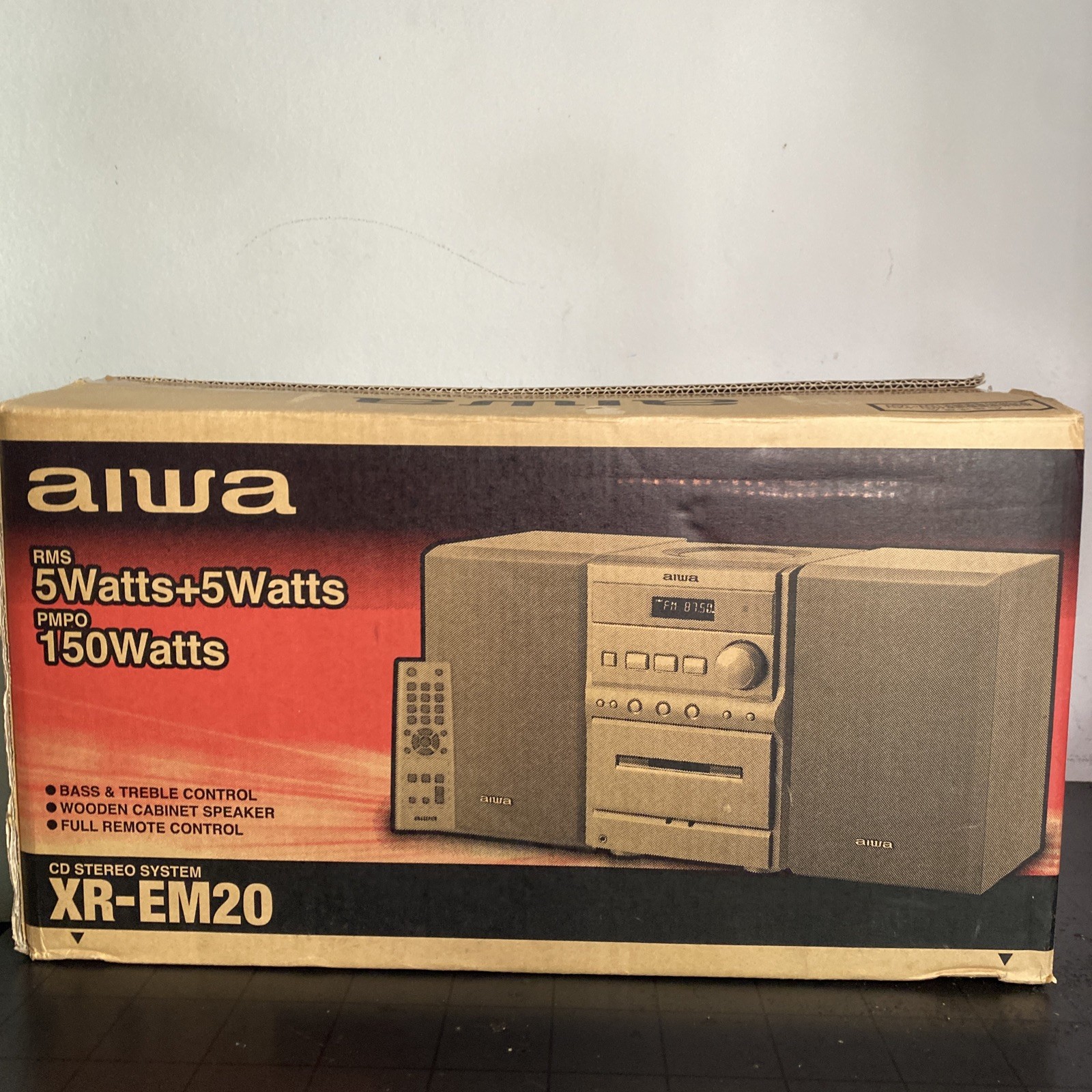 Aiwa XR EM-20 Mini HI FI System W/ Remote Brand New.
