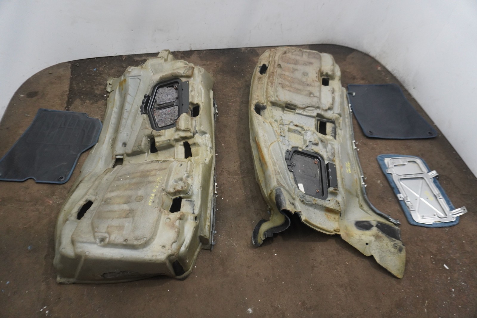 Ferrari California 2010 RIGHT Carpet P/N 0000311168