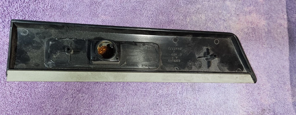 Marcador de moldura guardabarros delantero Chrysler Lebaron lancer 2452270 lh 4321053 nos Foto 2 de 2