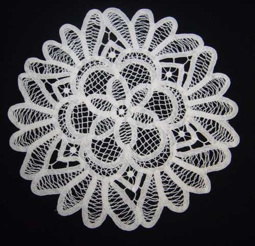 3 Vtg White on White Doilies 1 Battenburg Lace, 1 Cut Work Lace, 1 Embroidered - Picture 4 of 9