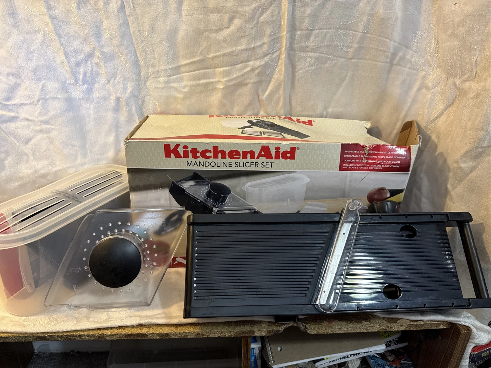 Kitchen Aid -4 Piece- Black Mandoline Slicer SET With 3 Blades Used In Box Case