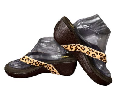 VOLATILE WOMENS THONG SANDALS ANIMAL PRINT LEATHER