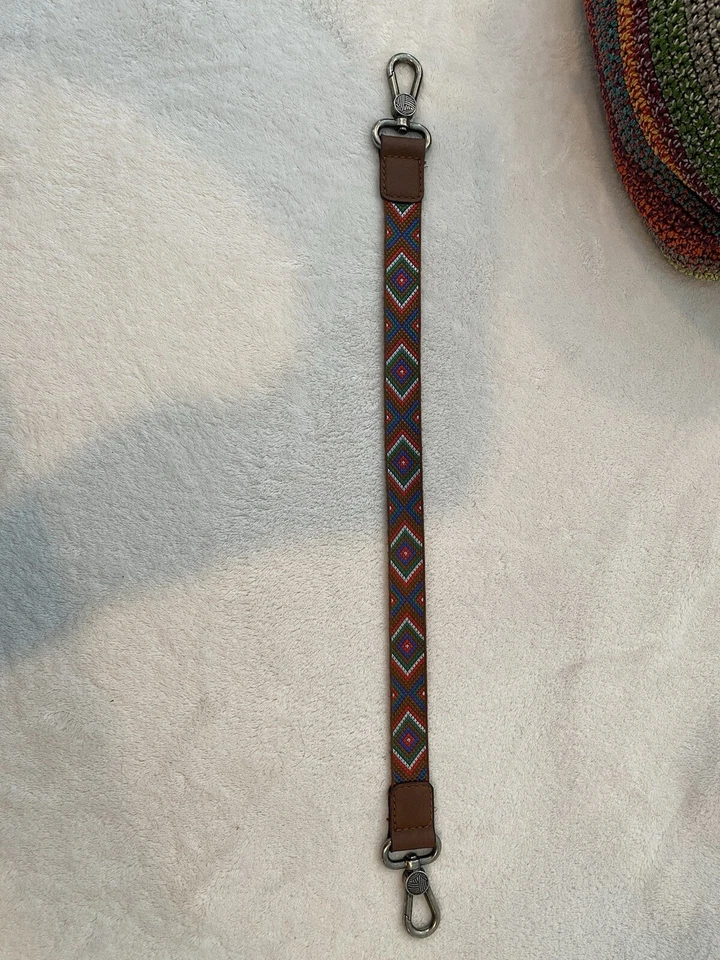 Mochila Bandolera The Sak Boho Tejida Arco Iris Serape Ratan Tejida Multicolor Foto 4 de 4