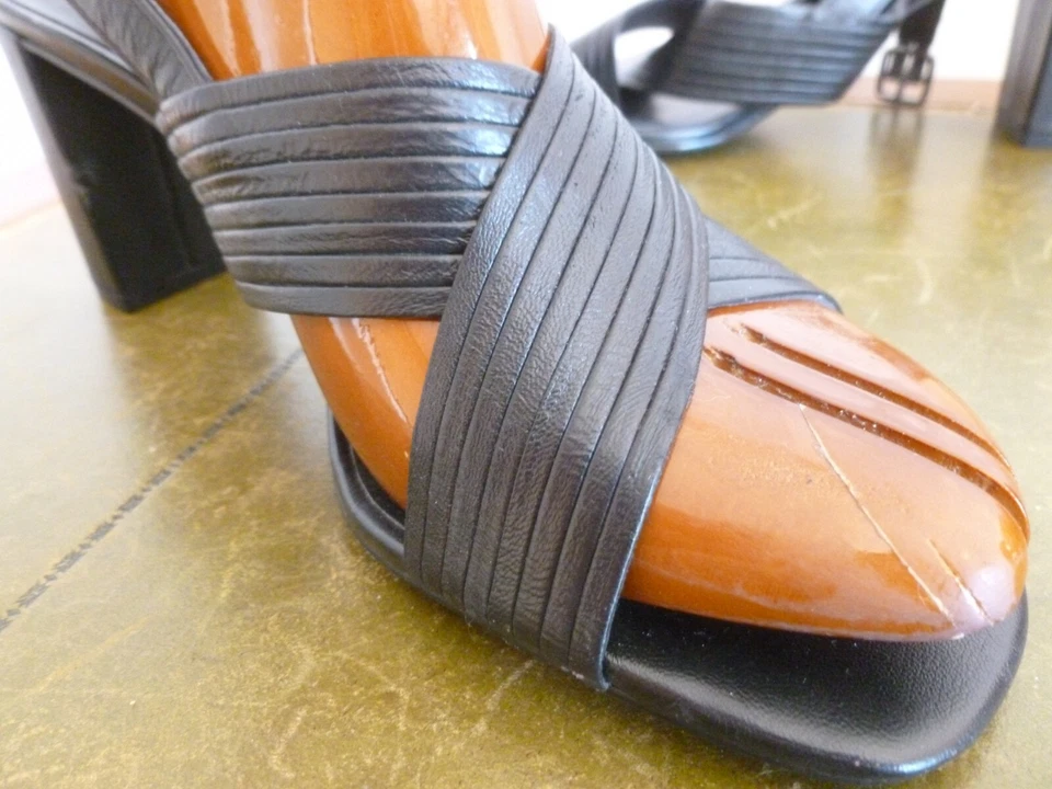 SUPERBES ESCARPINS SANDALES MINELLI CUIR NOIR TALON BOTTIER  T.39 - Photo 3/4