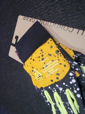 Nike NikeLab ACG Shield Running Gloves Yellow New Women's X-Small