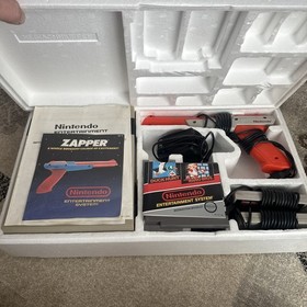 Nintendo NES Action Set Home Console ~ Complete In Box w/Orange Zapper & Game