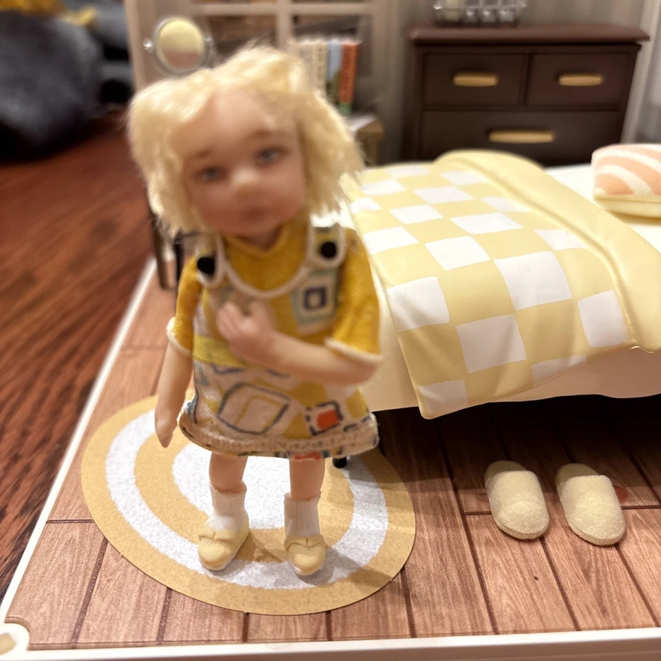 1:12 Miniature Little Girl - Image 4 of 4