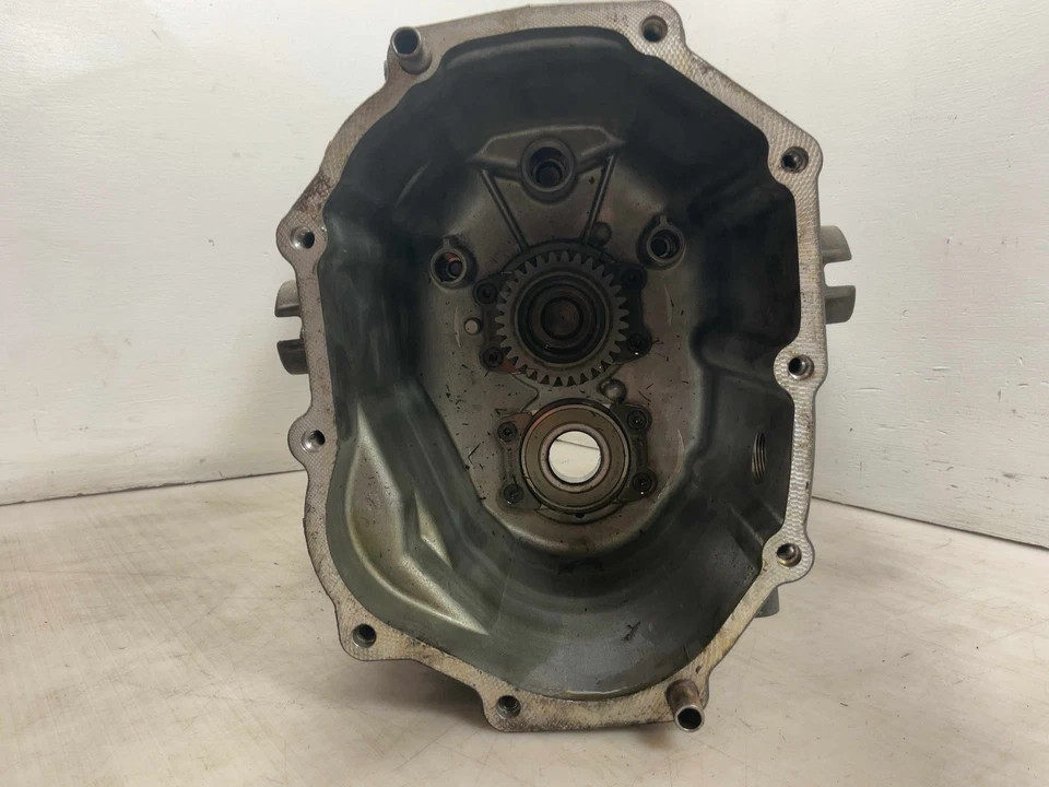 Carcasa de campana de transmisión delantera manual de 6 velocidades Jeep TJ Wrangler 2005-2006 032970 Foto 4 de 4