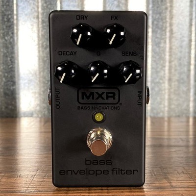 Dunlop MXR M82B Bass Envelope Filter Blackout Effect Pedal Demo