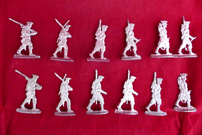 Plats d'étain - Flat tin - Zinnfiguren - 12 soldats en étain