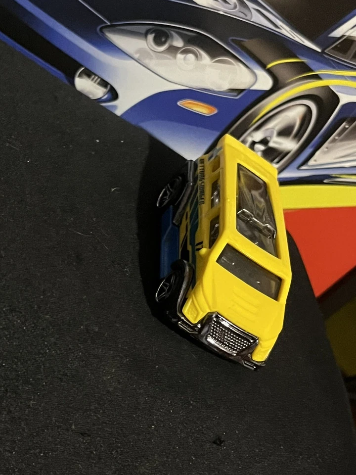 Hot Wheels Speedbox Retuneswagen Van NM Condition Yellow Diecast - Image 3 of 4