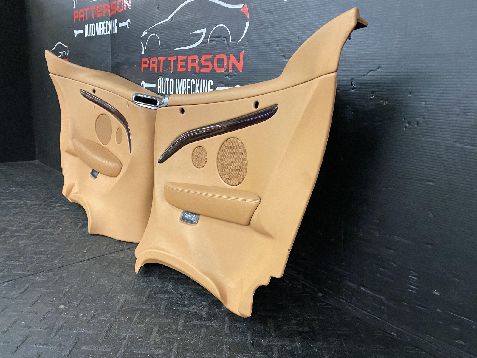 08-12 MASERATI GRANTURISMO S REAR INTERIOR QUARTER TRIM PANELS MARRONE CORNIOLA