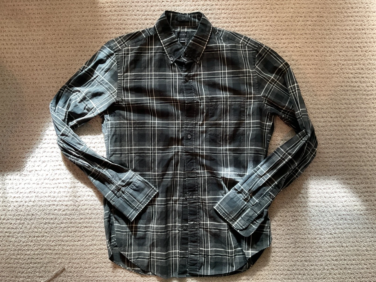 J. Crew Mens Lightweight Flannel Shirt -Medium - Slim Cut Rugged Outdoors Hiking
Opens in a new wind