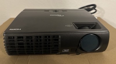 Optoma TX7156 Projector Hdml Dlp VgA RcA Portable Mini Projector Powers On