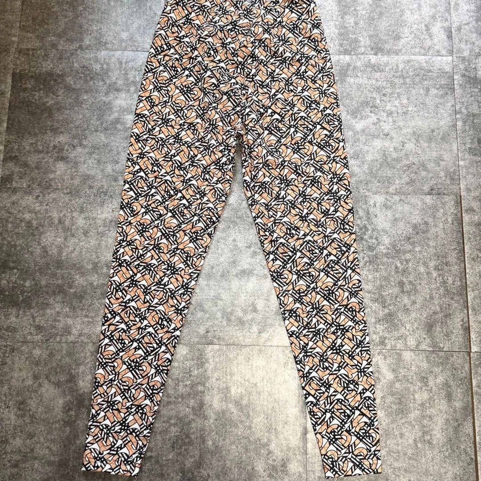Burberry TB Monograma Logo Estampado Elastizado Leggings Pantalones Beige Ropa Activa Yoga Gimnasio Foto 4 de 4