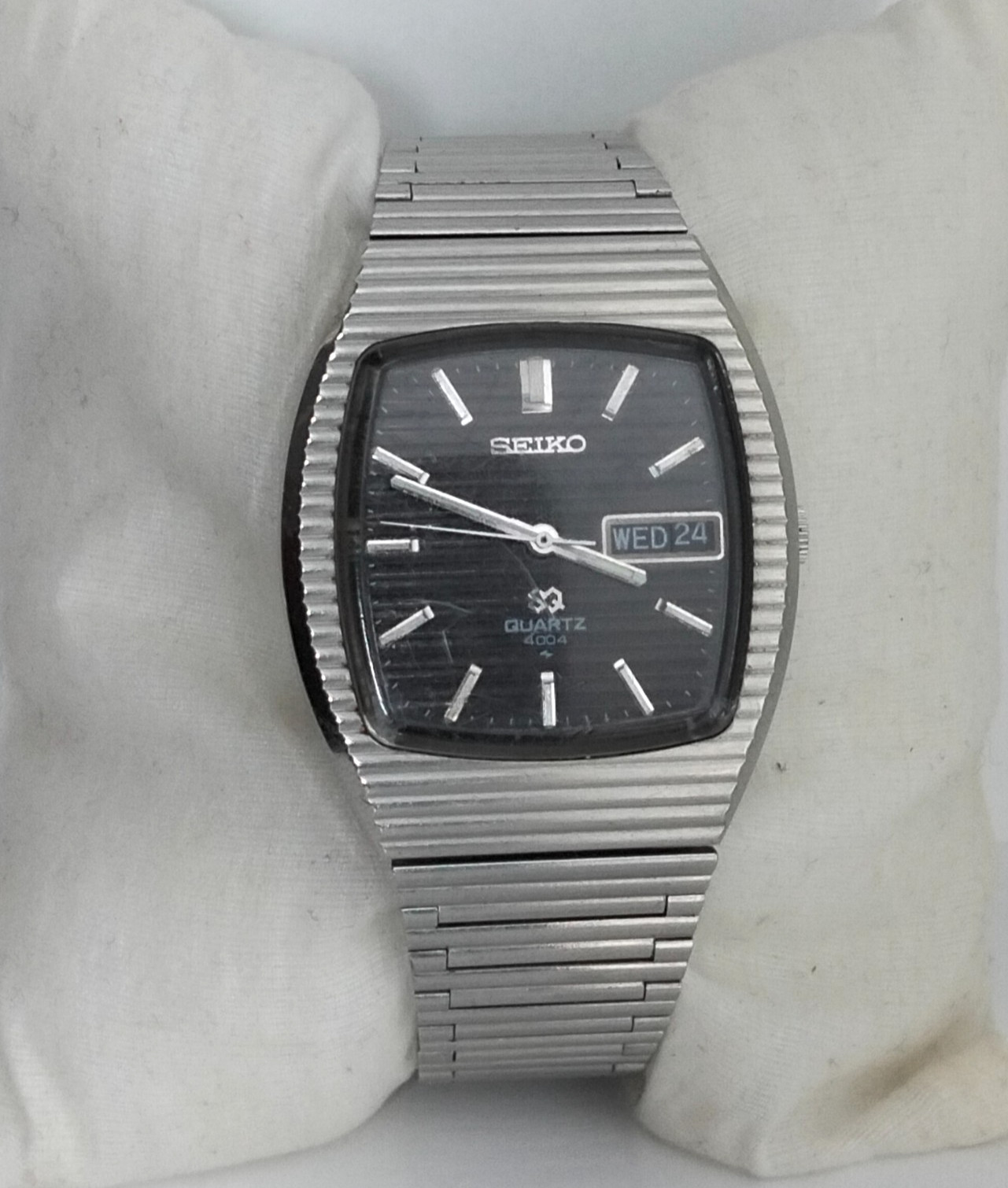 Seiko SQ bracelet Era original 4004 Watch Vintage 1970's Rare Quartz Day-Date - vintagewatches.pk