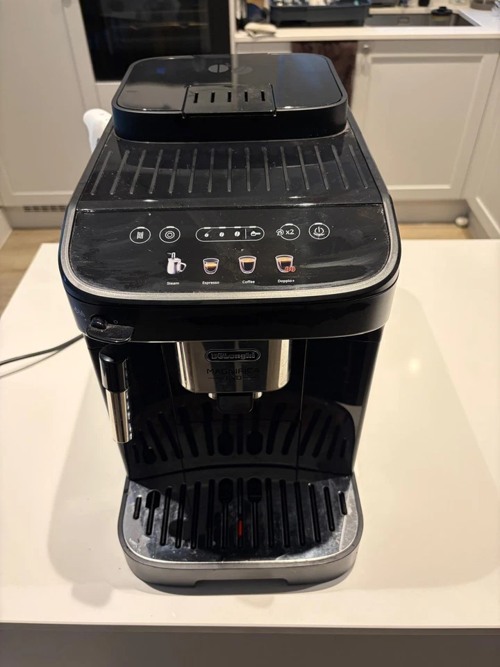 De'Longhi Magnifica ECAM290.22.B Evo Fully Automatic Bean-to-Cup Coffee Machine, photo 1 of 5
