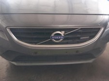 Calandre Volvo V40