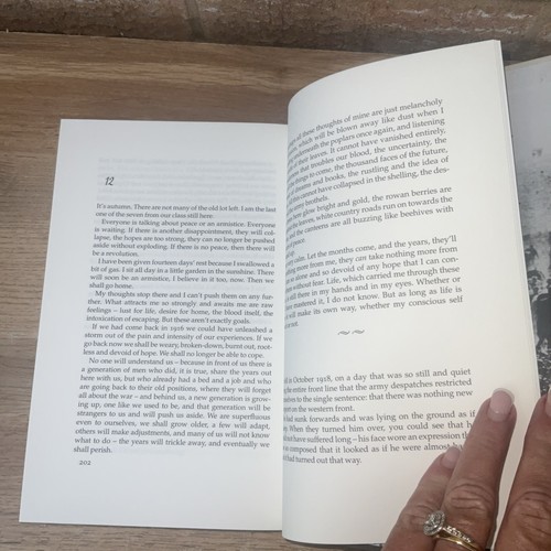 All Quiet On The Western Front By Erich M Remarque HB 2013 With Sleeve Folio - Picture 11 of 11