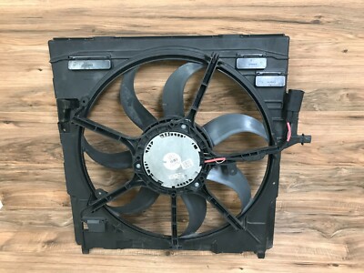 BMW OEM E70 X5 4.8I FRONT ELECTRIC FAN WITH MOTOR AND SHROUD 600W N62N 2007-2010