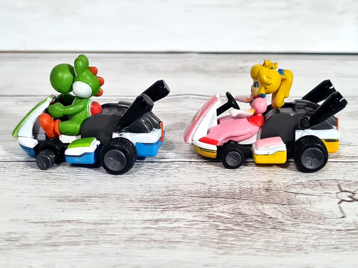 Mario Kart DS Yoshi & Peach Toy Figure Pull Back Car Tomy Mario