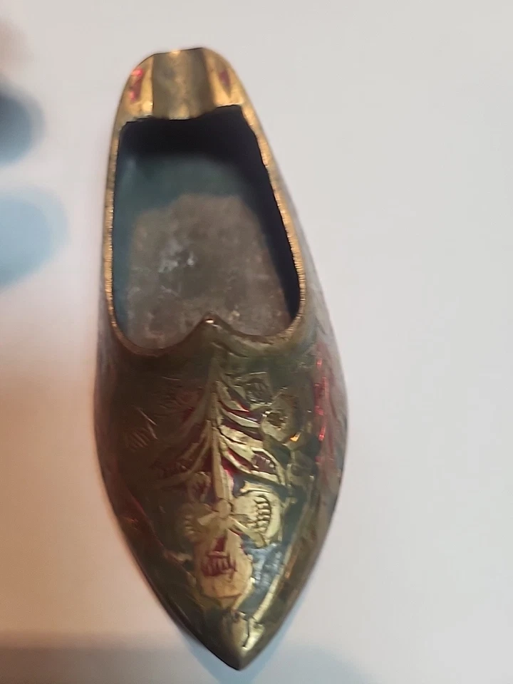 Cenicero Antiguo Latón Forma de Zapato Incrustación Grabado Hecho a Mano Penny Pequeño Cenicero Foto 4 de 4