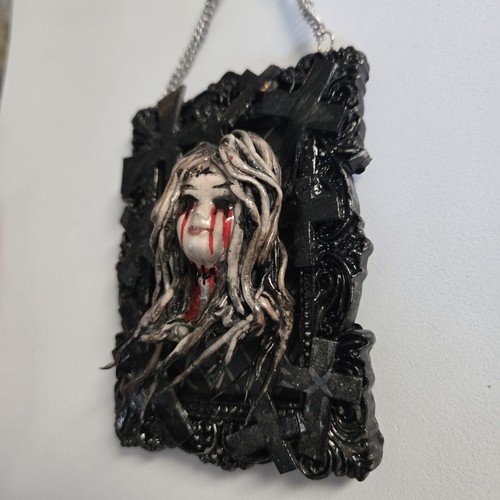 ÚNICO Espeluznante Rareza Arte Oscuro Esculpido Ojos Sangrantes Malvado Demonio Femenino Ornamento - Imagen 4 de 9