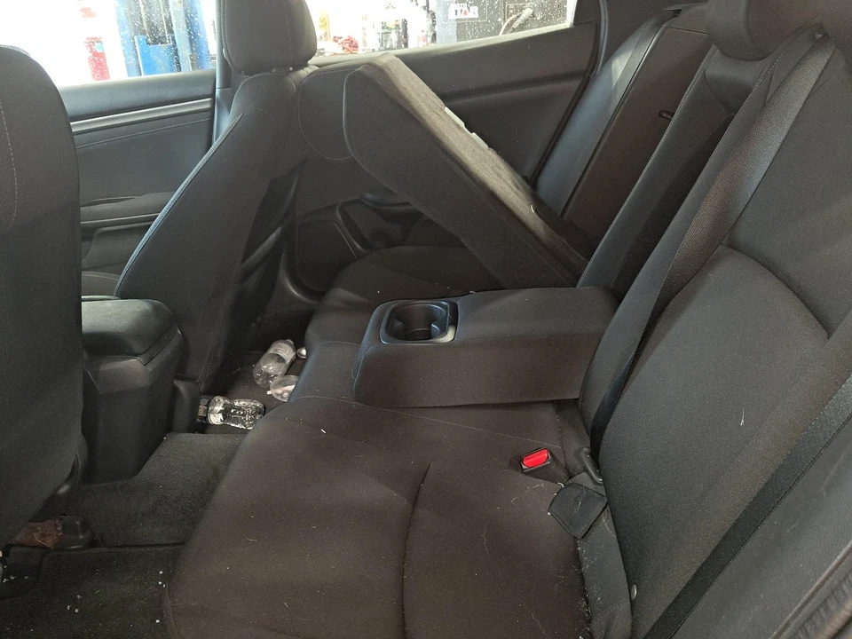 Used Front Right Door Interior Trim Panel fits: 2018 Honda Civic Grade A Foto 3 de 4