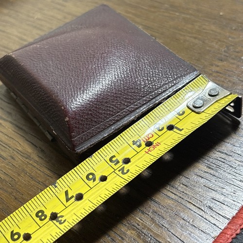 Antica scatola bottoni bracciale - bellissima forma pelle rossa 6,5 cm/5,5 cm rara scatola - Foto 16 di 18