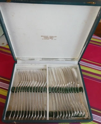 ménagère de 24 couverts à poisson CHRISTOFLE modèle MARLY en métal argenté - Photo 1/4