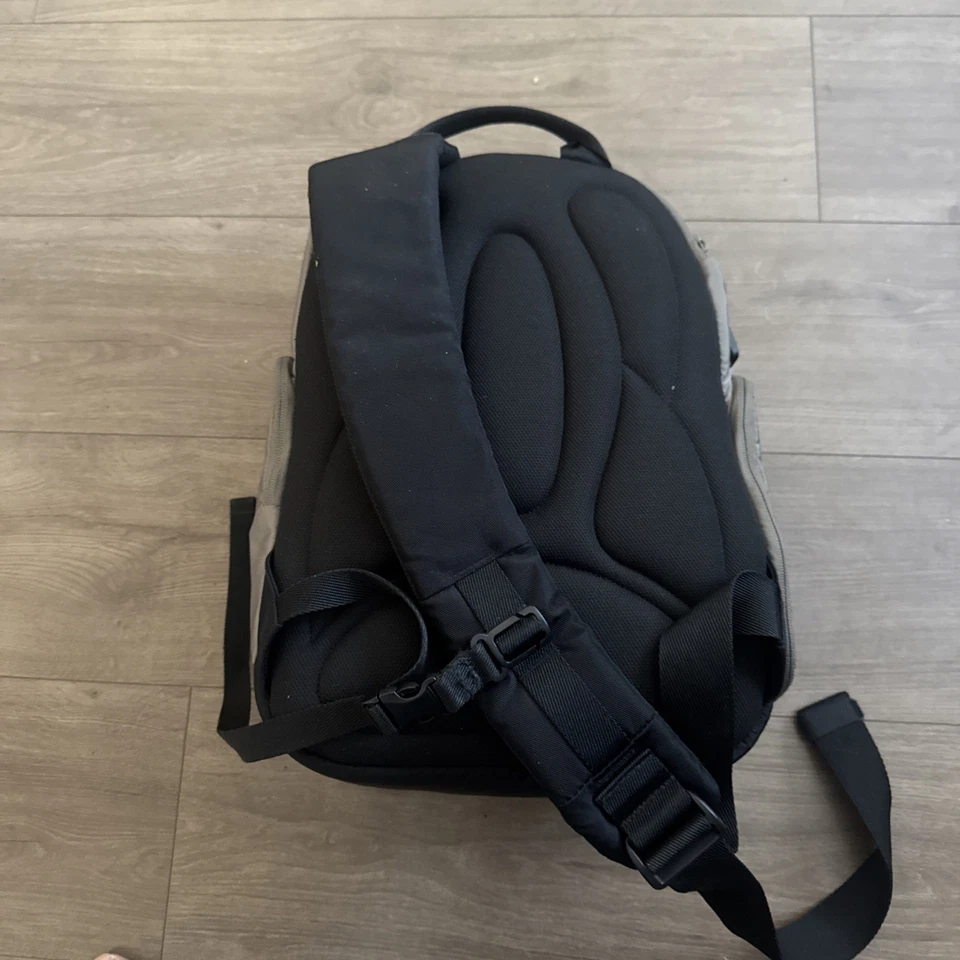 Manfrotto  Camera  Bag shoulder sling Backpack  - Image 3 of 4