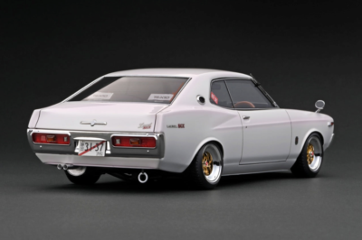 1/18 Ignition model Nissan Laurel 2000 SGX in Metallic White
