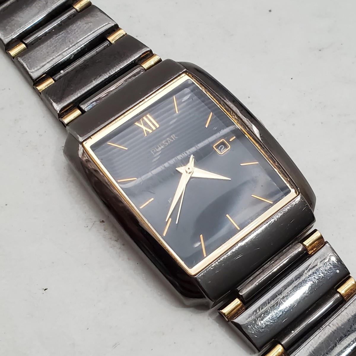 ダイトト♡٩( 'ω' )و ② VINTAGE PULSAR VX82-X340 BLACK & GOLD TONE QUARTZ WRISTWATCH NEW