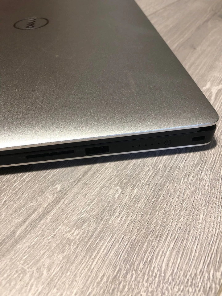 Dell Precision 5520 15.6'' laptop 32GB/512GB/Intel Xeon 2.8GHz/Touchscreen  - Image 3 of 4