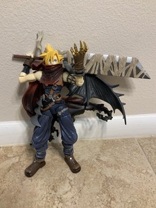 cloud strife kingdom hearts figure