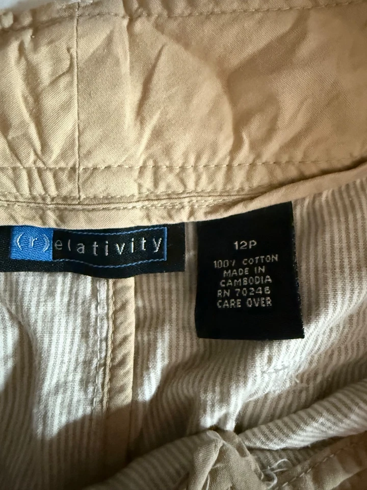 Relativity Shorts Womens Size 12 Petite Tan & White Pin Stripes Casual - Image 3 of 4