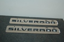 2 New Genuine 2019 - 2025 Gm 86539778 Silverado Fender Gloss Black Emblem Qty-2