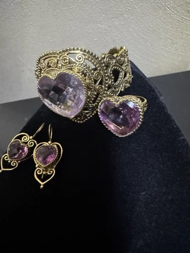 Vtg. SAJEN 3pc Gold Tone Jewelry Set Pink Heart Bracelet, Earrings & Ring Signed