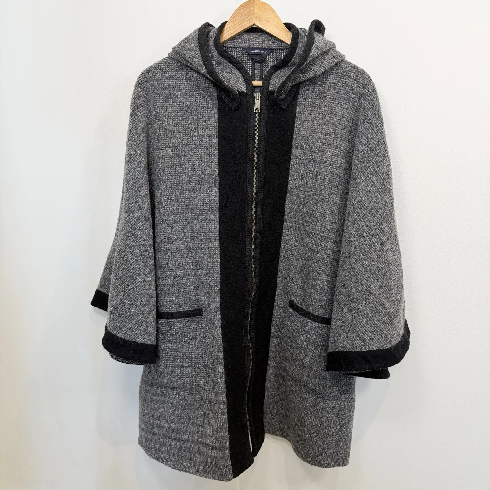 Lands End Poncho Women Medium Large Grey Black Wool Cape Lagenlook Hood Winter