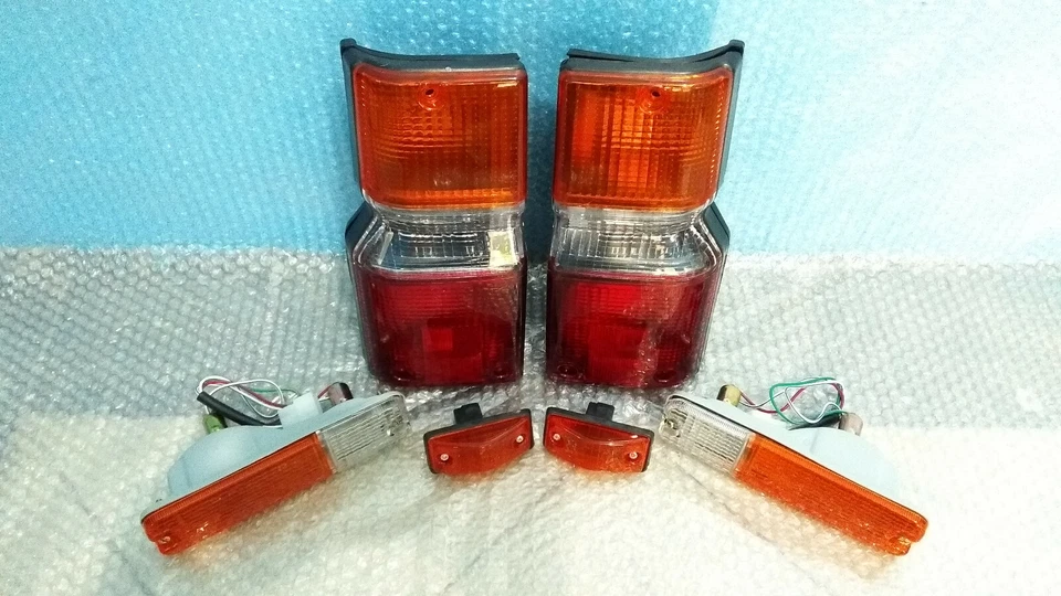 LUZ TRASERA LUCES INTERMITENTES LATERALES Y DELANTERAS DAIHATSU TAFT ROCKY FEROZA BLIZZARD Foto 3 de 4