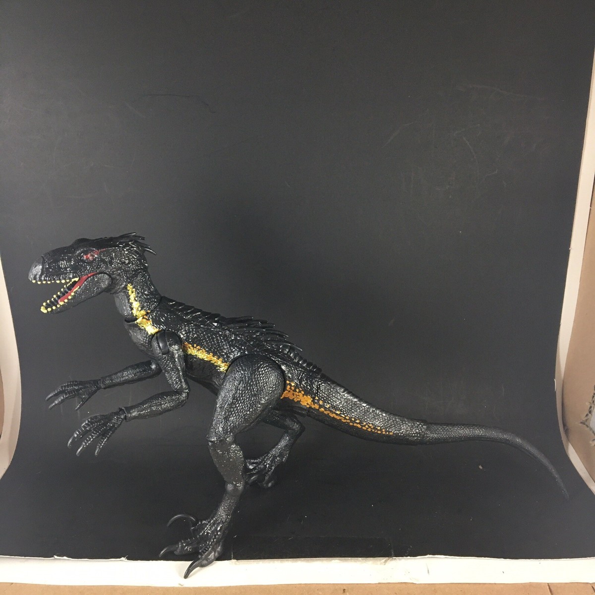 Jurassic World FLY53 Grab 'n Growl Indoraptor Dinosaur Action
