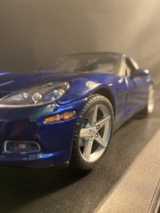maisto 2005 chevrolet corvette