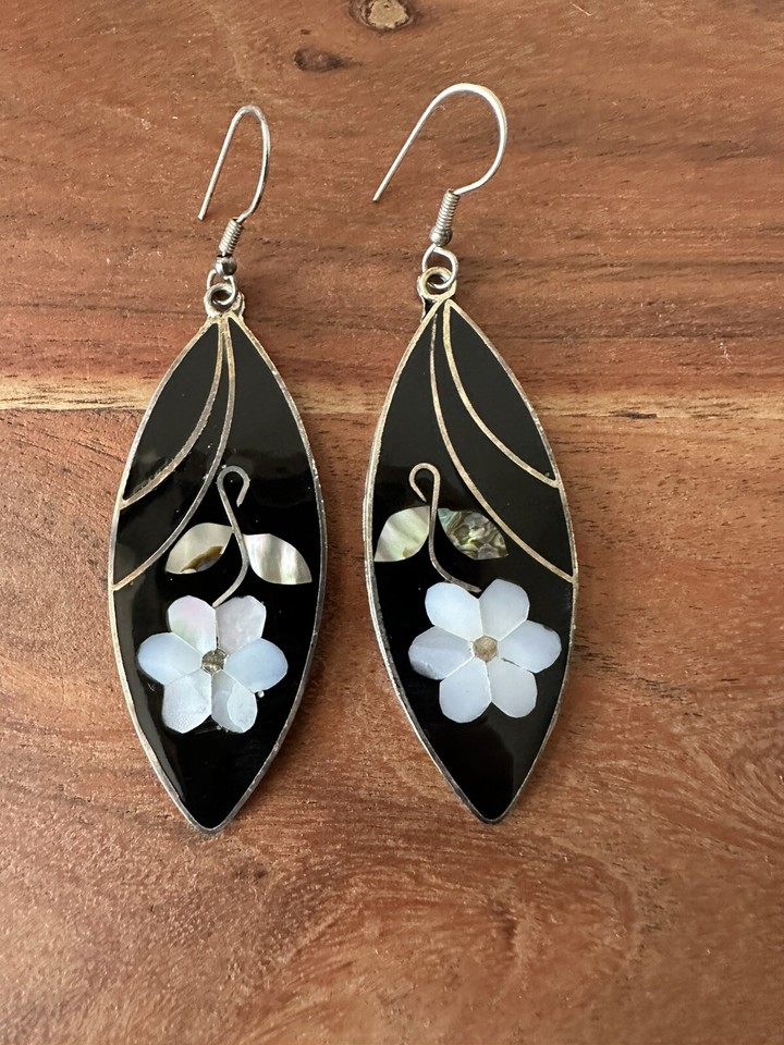 Vintage Earrings Alpaca Black White Inlay Enamel Floral Mexico Approx 2
