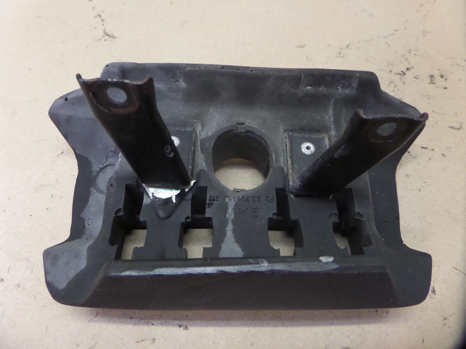 1988 BMW K75 T KEY HOLDER IGNITION LIGHT INDICATOR BRACKET MOUNT  — 第 3/4 张图片