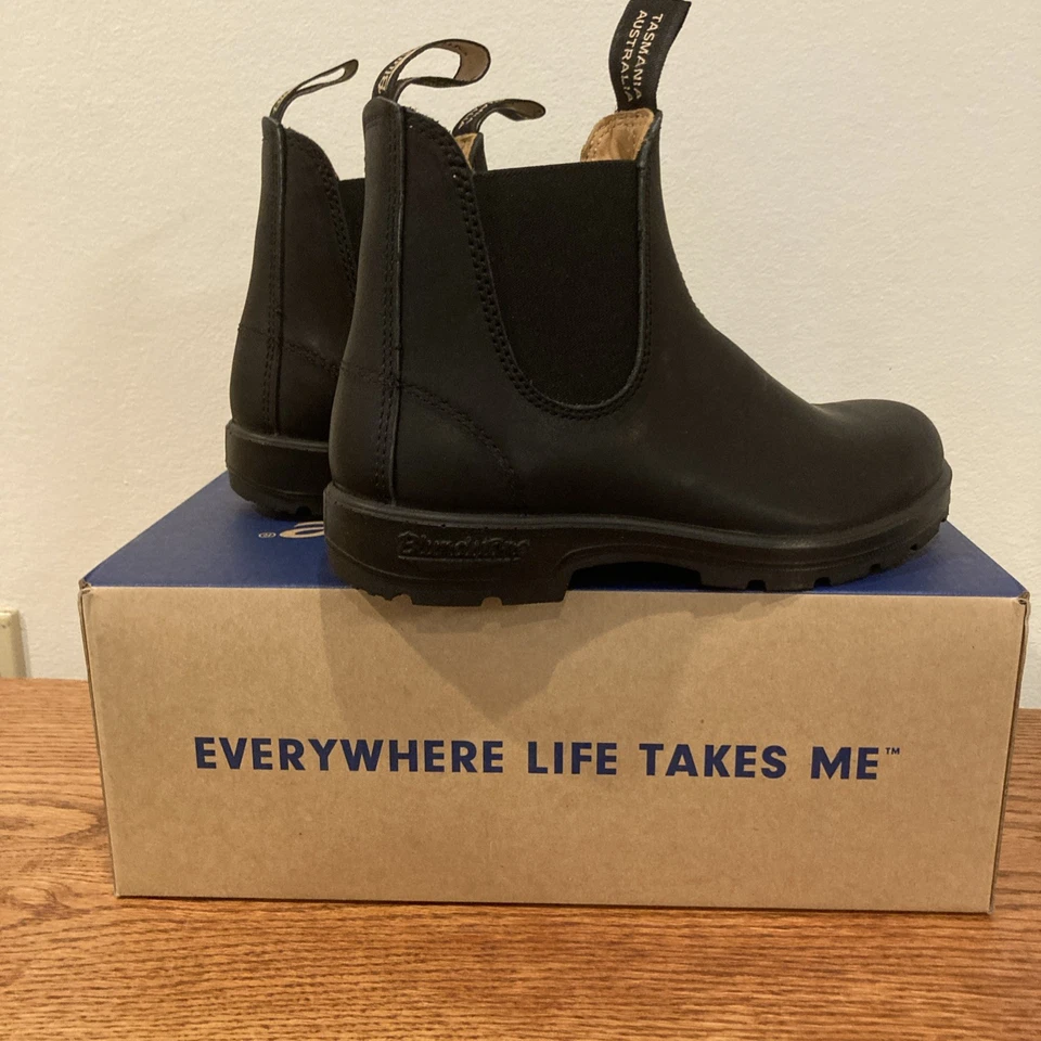 Women's 7 | Blundstone Size 4 | 558 Classic Chelsea Boots Black Leather slip on - Image 4 of 4