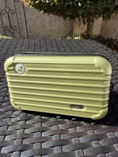 Rimowa First Class Hard-Shell Amenity Toiletry Case Kit Pouch iridescent Green