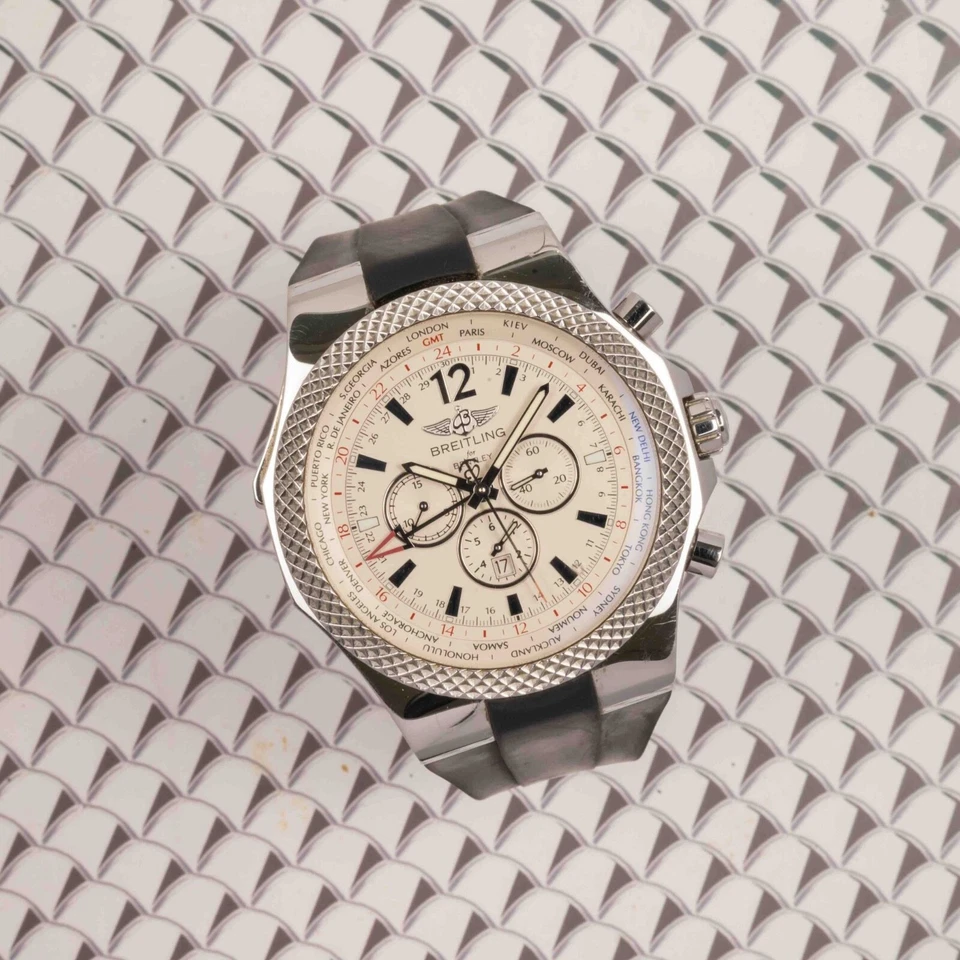 Breitling for Bentley Navitimer GMT Ref. A47362 White Dial May 2009 - Image 3 of 4